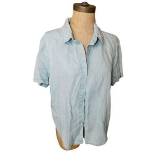 Frame Tops - Frame Size XL Light Wash Denim Button Down Cropped Shirt
